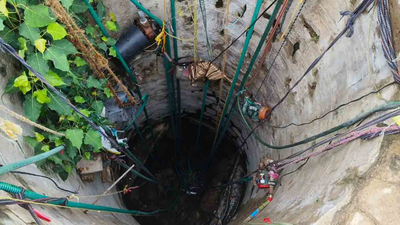 పాతాళంలో జలం.. నీళ్ల కోసం జాగారం