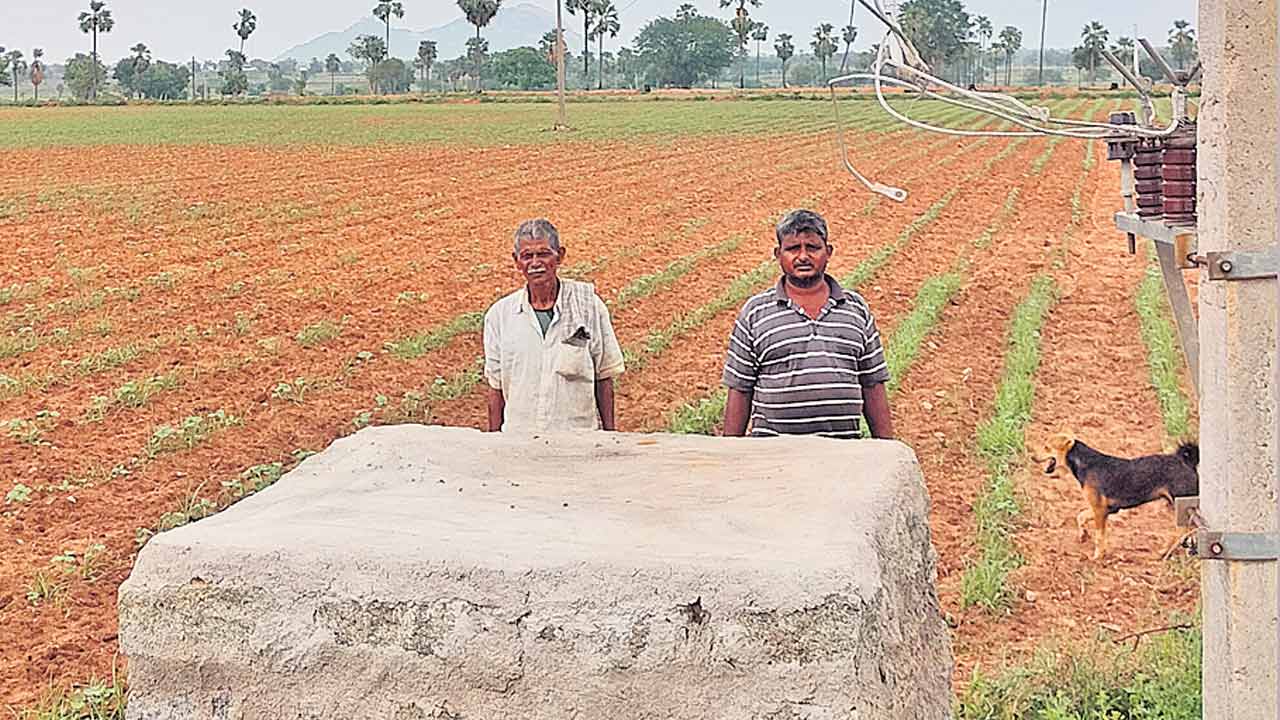 Jangaon | ట్రాన్స్‌ఫార్మర్‌ కాలి 15 రోజులు.. దుక్కులు, నారు మళ్లు ఎండుతున్నా పట్టని అధికారులు