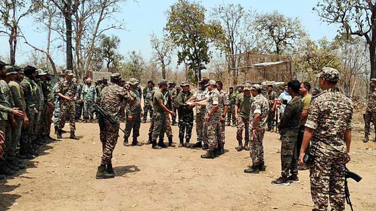 Encounter: ఛత్తీస్‌గఢ్‌లో ఎన్‌కౌంట‌ర్.. 8 మంది న‌క్స‌ల్స్ హ‌తం