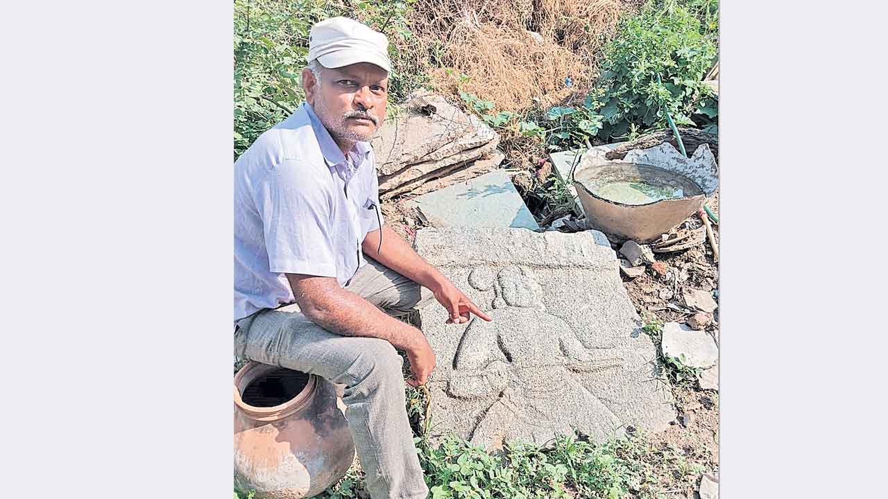 గూడూరులో వీరగల్లు శిల్పం