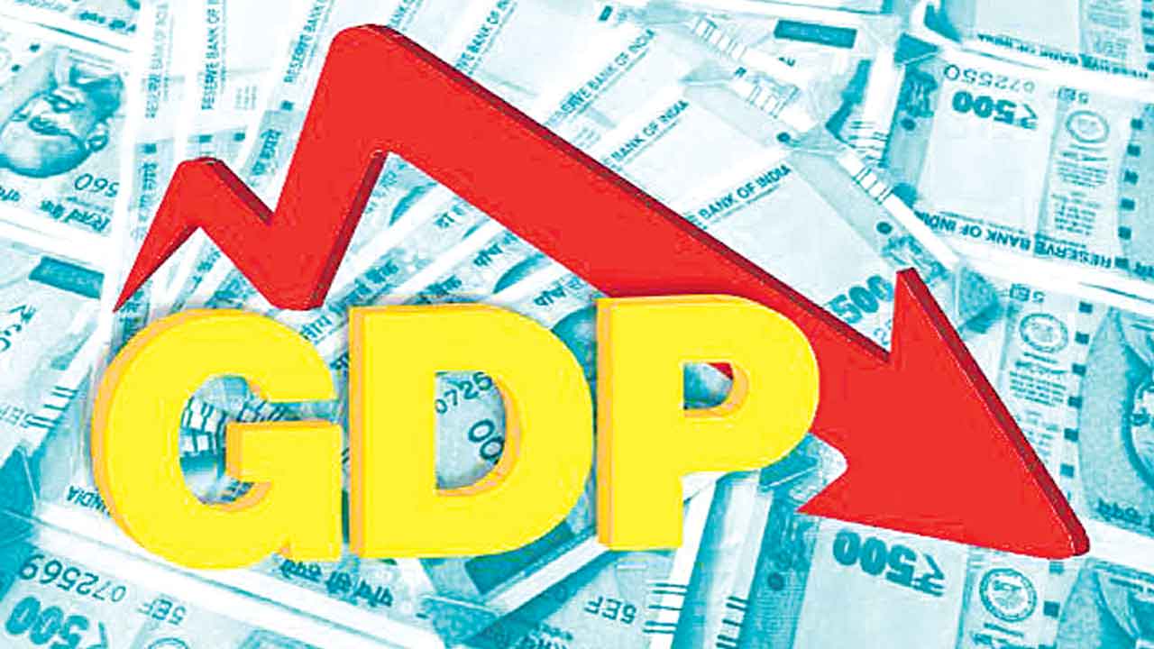 నాలుగో త్రైమాసికంలో వృద్ధి 7.8 శాతమే