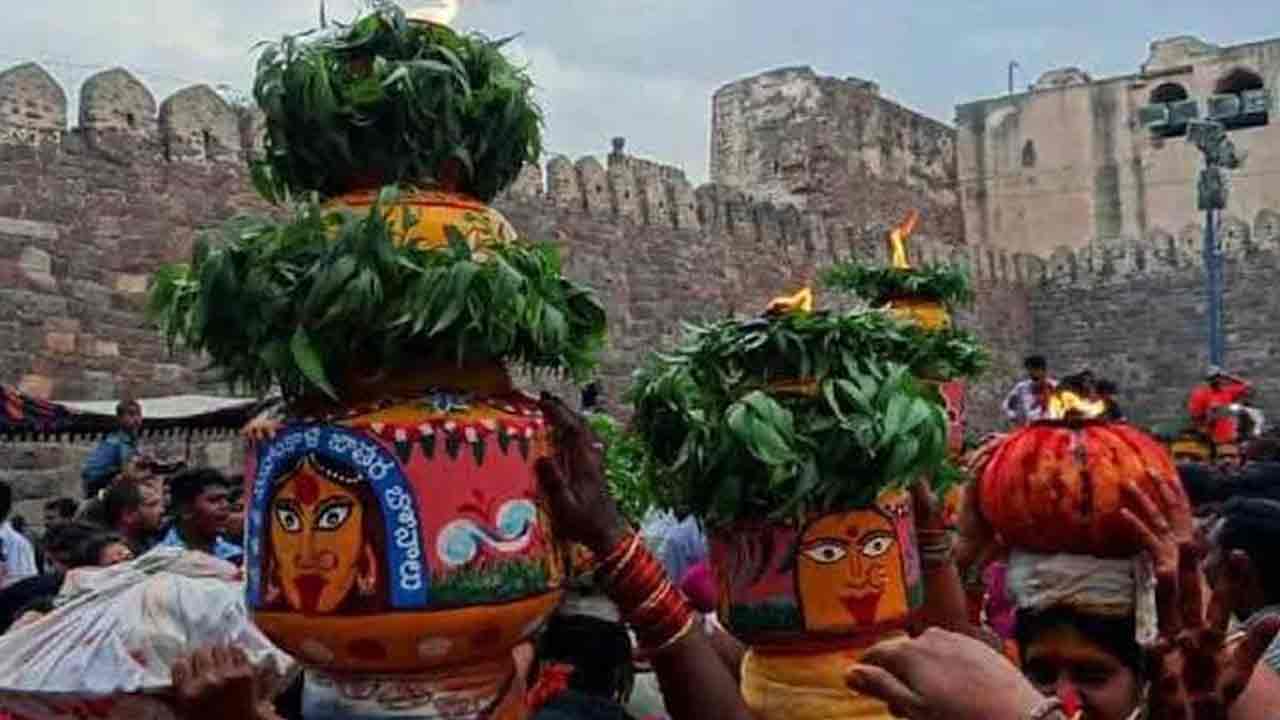Golkonda Bonalu | ఆషాఢ బోనాల ఏర్పాట్లు ఇంకెప్పుడు?.. గోల్కొండ కోటలో ఇప్పటికీ ప్రారంభం కాని పనులు