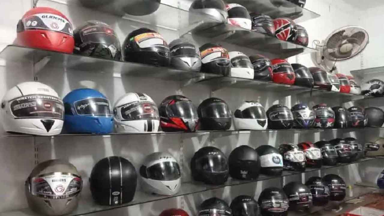 హెల్మెట్లపై జీఎస్టీ ఎత్తేయండి