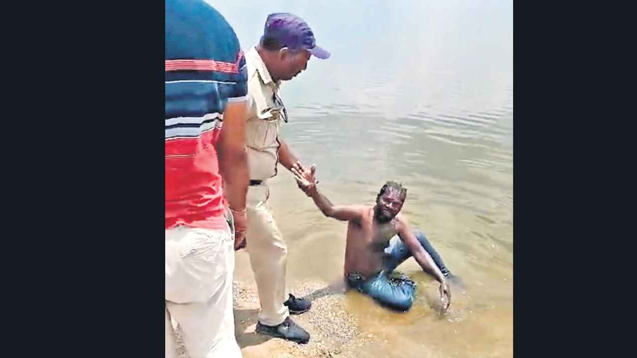 Hanamkonda | చనిపోయాడనుకుంటే.. లేచి కూర్చున్నాడు!