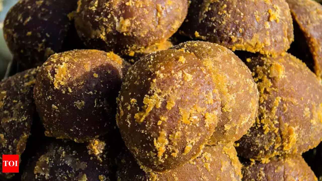 Jaggery seized | కల్వకుర్తి పీఎస్ పరిధిలో భారీగా బెల్లం పట్టి వేత