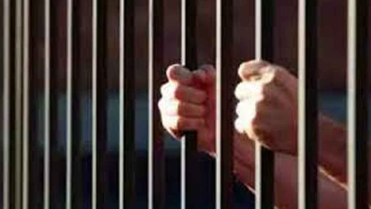 చెల్లి ఒత్తిడితో అక్క హత్య