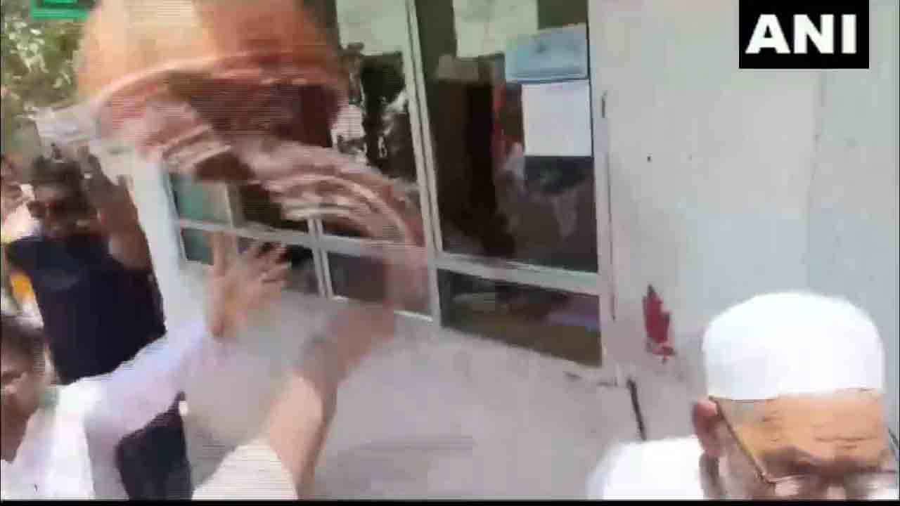 Water Crisis | ఢిల్లీ జల్‌ బోర్డు కార్యాలయంపై బీజేపీ కార్యకర్తల దాడి