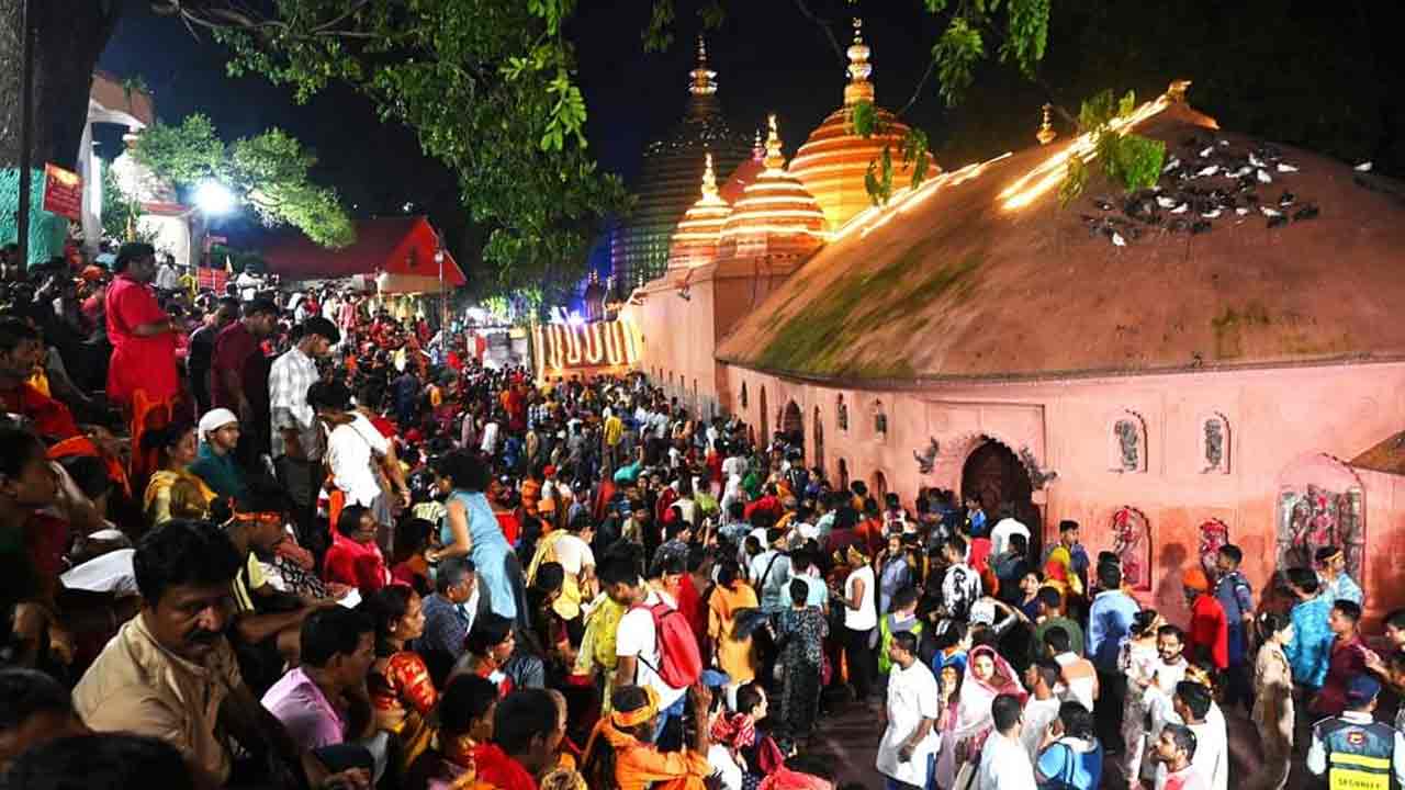 Kamakhya Temple: 4 రోజుల త‌ర్వాత తెరుచుకున్న కామాఖ్యా ఆల‌య ద్వారాలు