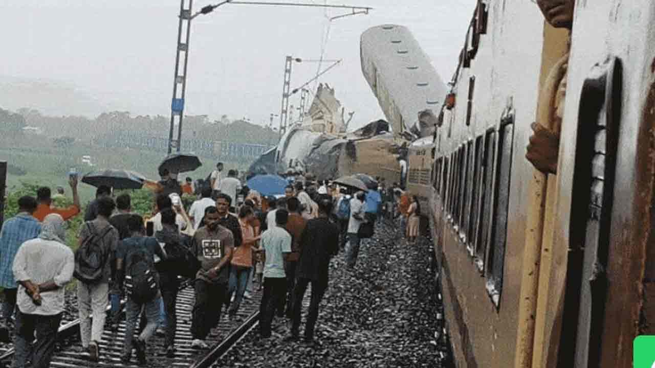 Kanchanjunga Express: సిగ్న‌ల్ ఓవ‌ర్‌షాట్ కావ‌డం వ‌ల్ల రైలు ప్ర‌మాదం !