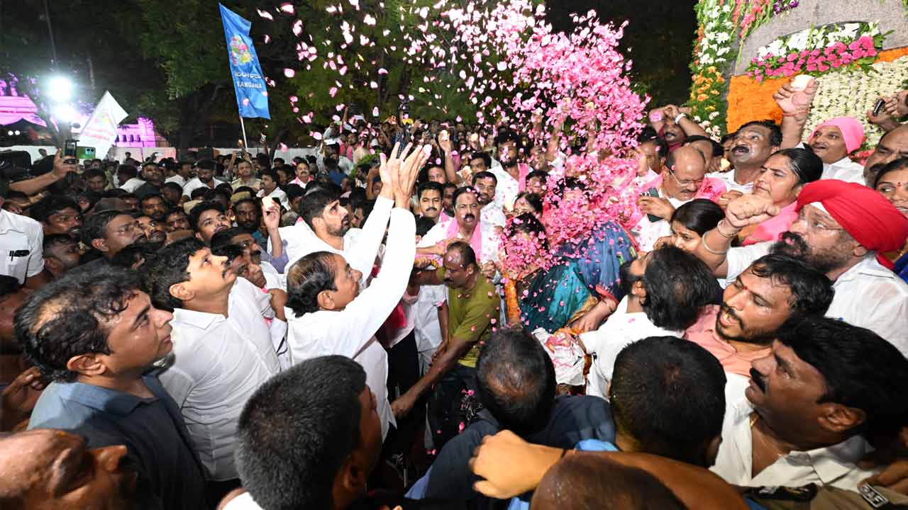 KCR | క్షమాపణ వేడుకున్నాకే.. నాటి బలిదానాలకు కాంగ్రెస్‌ పశ్చాత్తాపం ప్రకటించాలి: కేసీఆర్‌