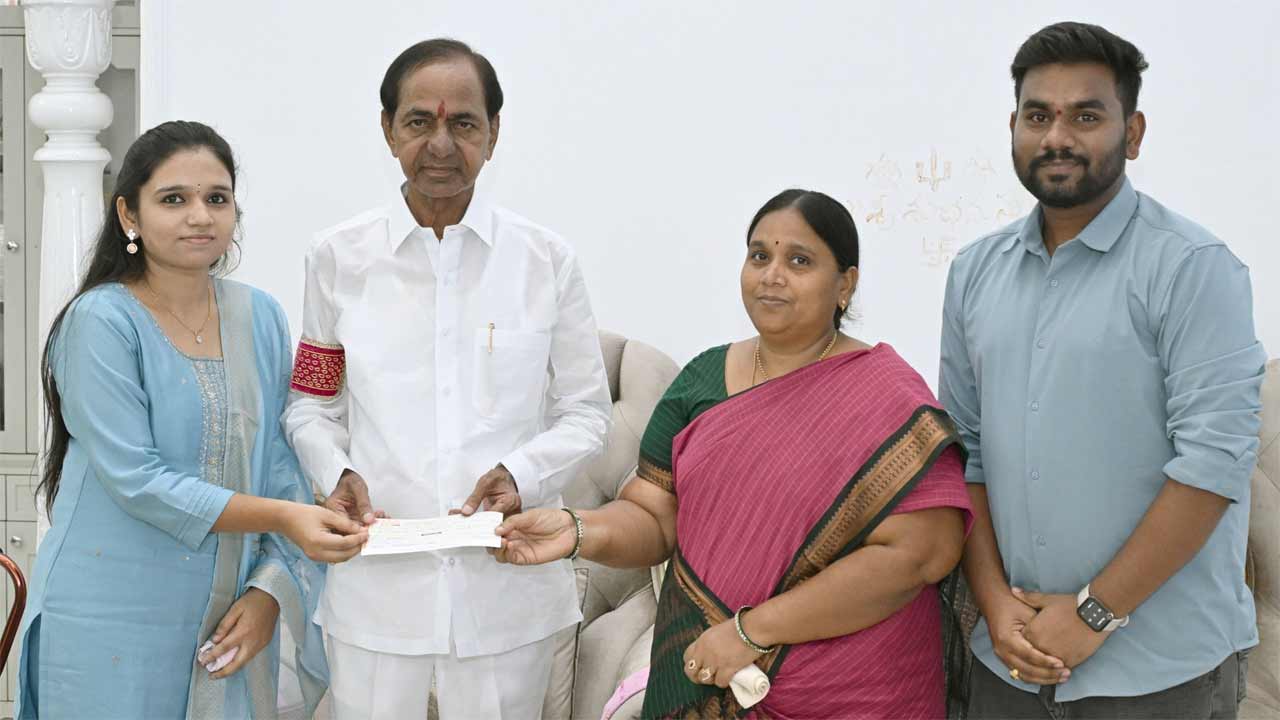 KCR | కానిస్టేబుల్‌ కిష్టయ్య కుటుంబానికి కేసీఆర్‌ అండ.. కుమార్తె చదువుకు ఆర్థికసాయం