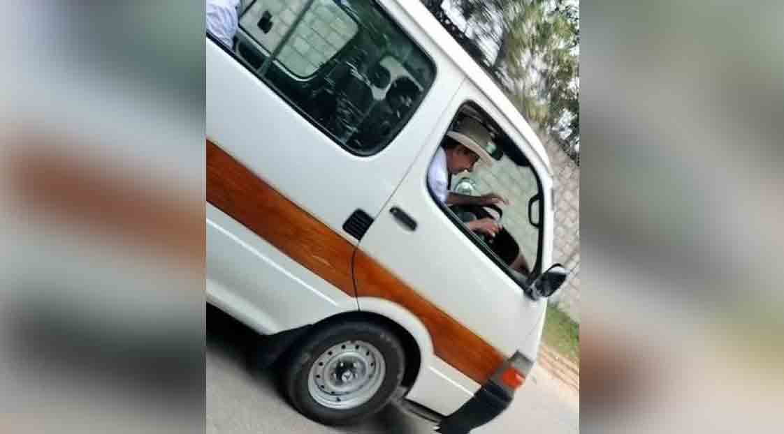 KCR | డాక్ట‌ర్ల సూచ‌న మేర‌కు.. ఓమ్నీ వ్యాన్ నడిపిన కేసీఆర్