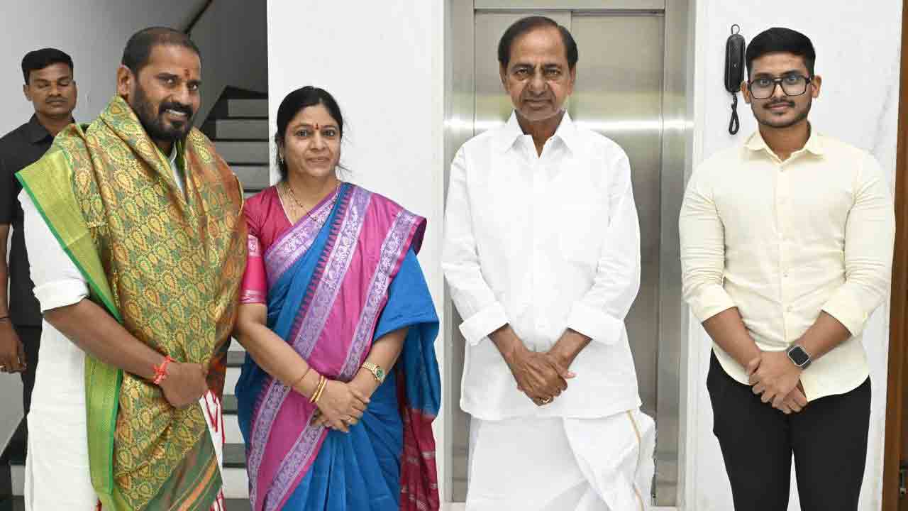 KCR | బీఆర్ఎస్ అధినేత కేసీఆర్‌ను క‌లిసిన కౌశిక్ హ‌రి కుటుంబ స‌భ్యులు
