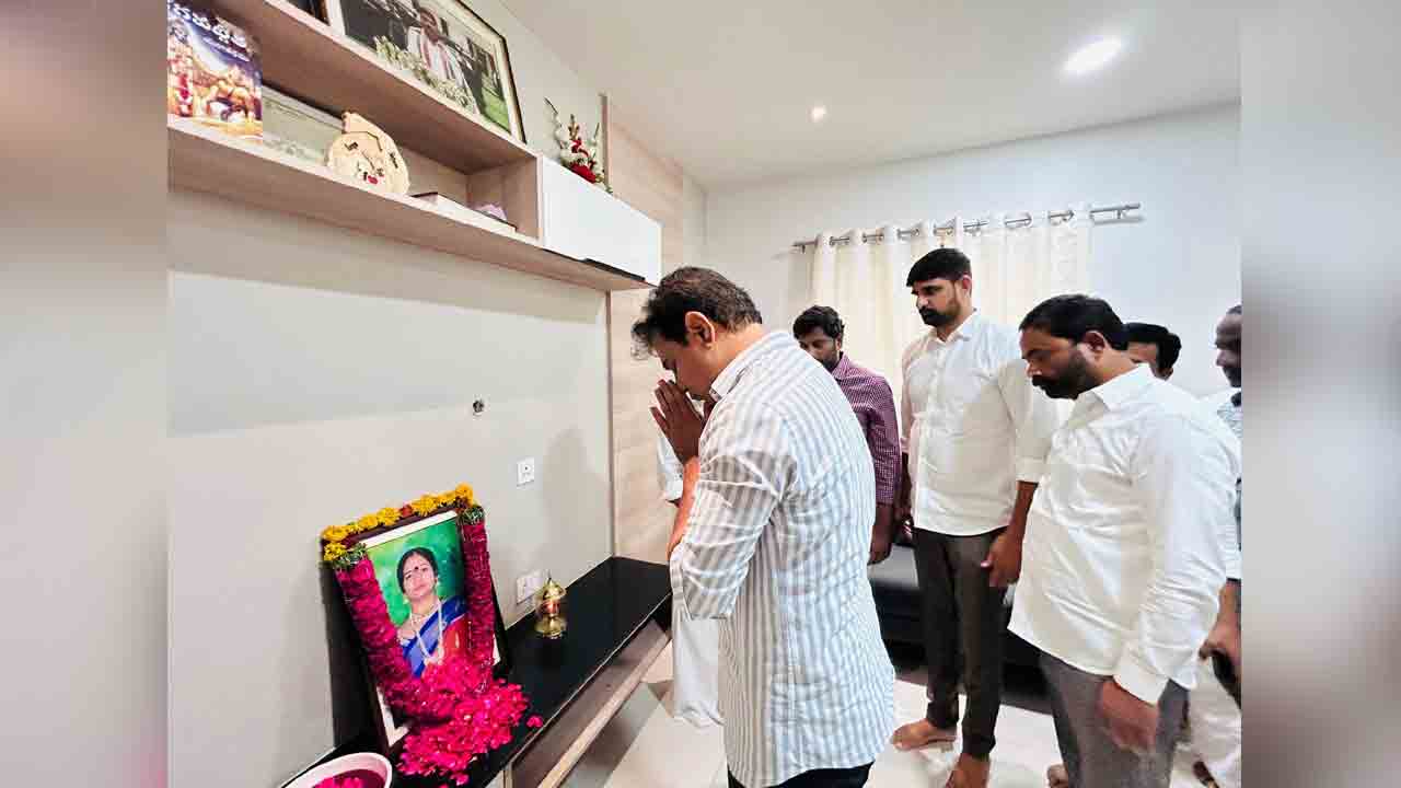 KTR | చొప్ప‌దండి ఎమ్మెల్యే మేడిప‌ల్లి స‌త్యంను ప‌రామ‌ర్శించిన కేటీఆర్