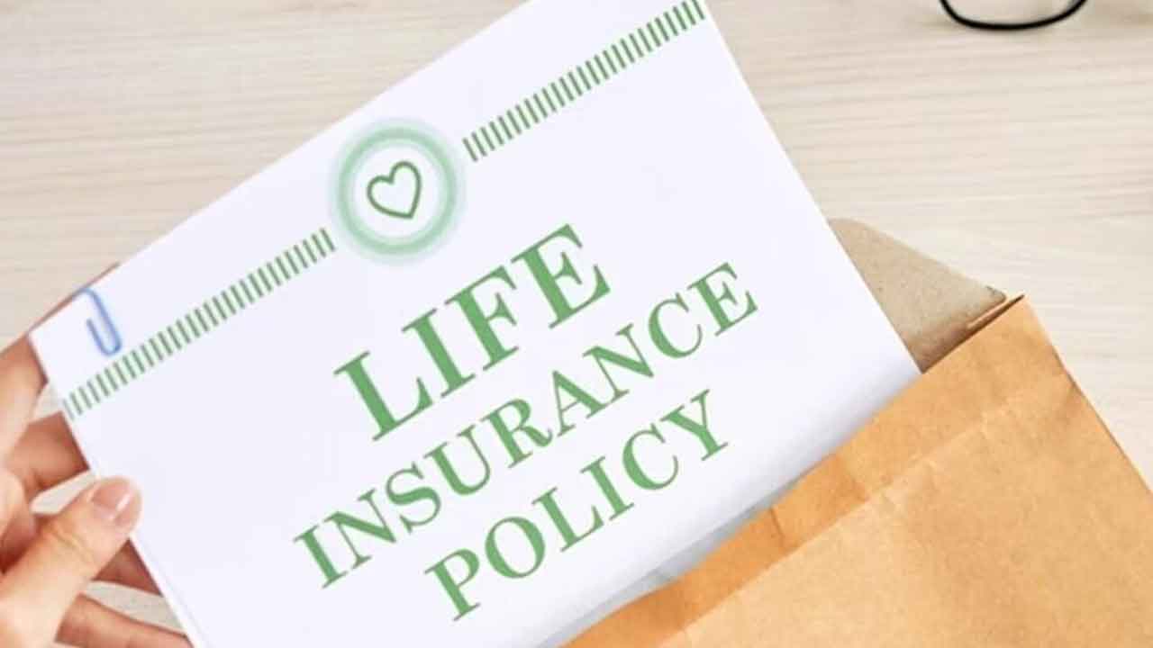 జీవిత బీమాపై రుణాలివ్వాల్సిందే