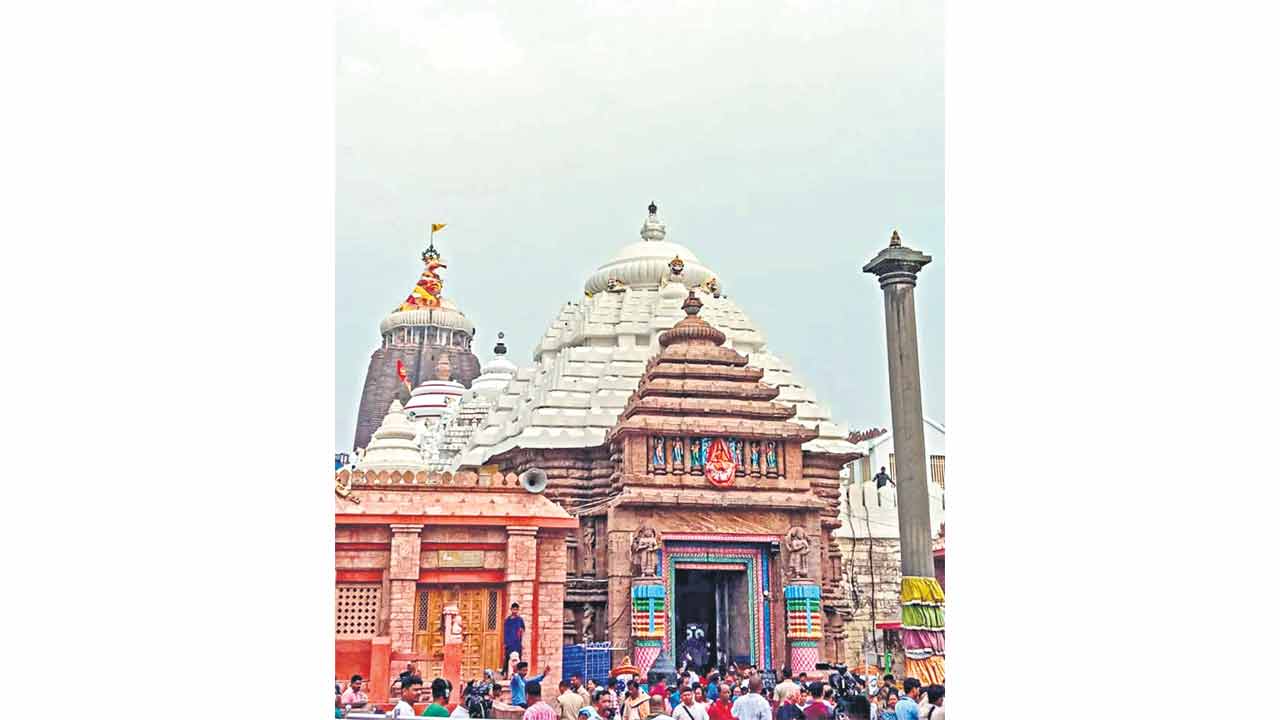 పూరీ ఆలయంలో తెరుచుకున్న నాలుగు ద్వారాలు