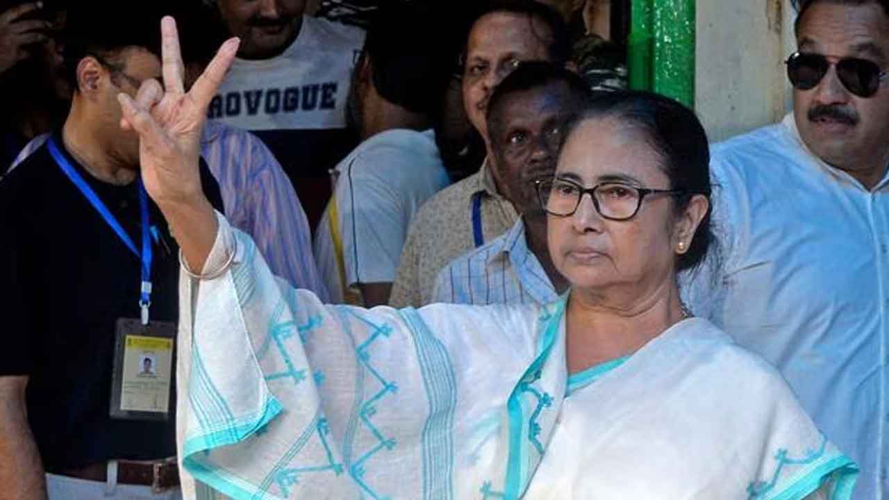 మోదీ రాజీనామా చేయాలి: మమత