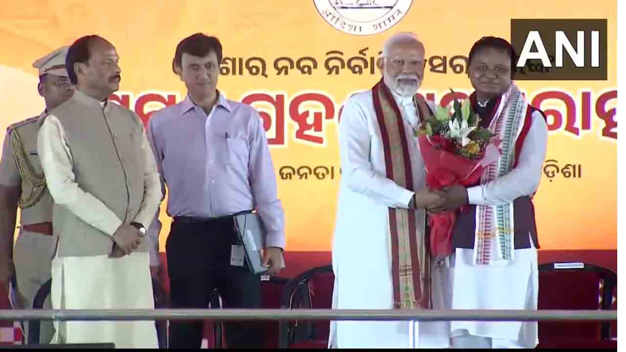 ఒడిషా సీఎంగా మోహన్‌ మాఝీ ప్రమాణ స్వీకారం