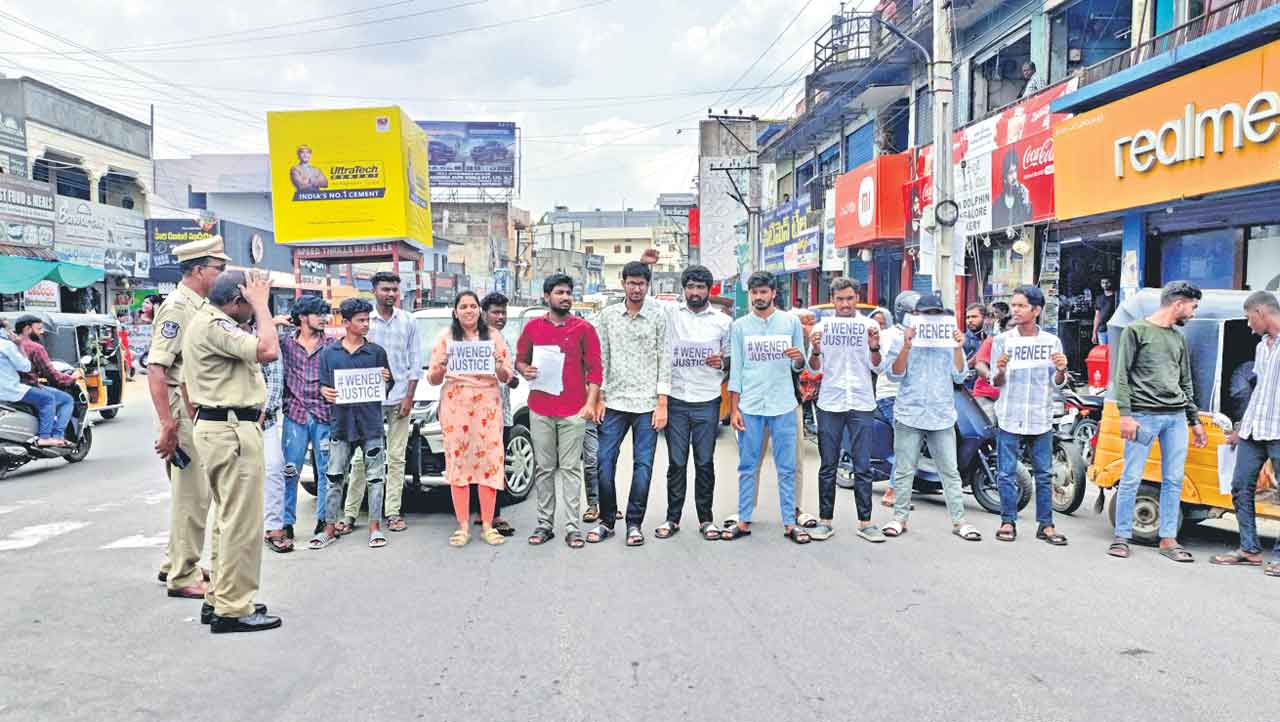 MBBS Seats | ఎంబీబీఎస్‌ సీట్లకు ముప్పు.. మీనమేషాలు లెక్కిస్తున్న సర్కారు