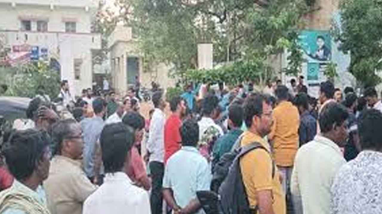 మెదక్లో ఇరువర్గాల మధ్య ఘర్షణ