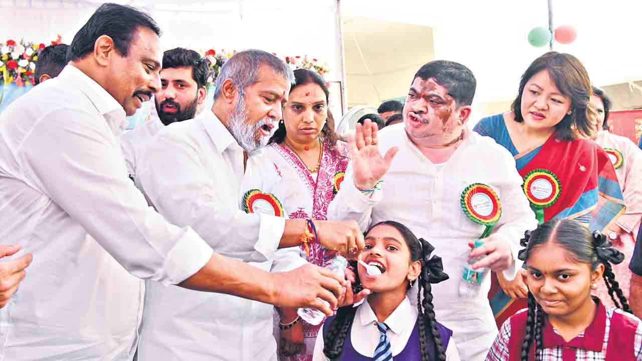 11.77 లక్షల మంది పిల్లలకు నట్టల మందు