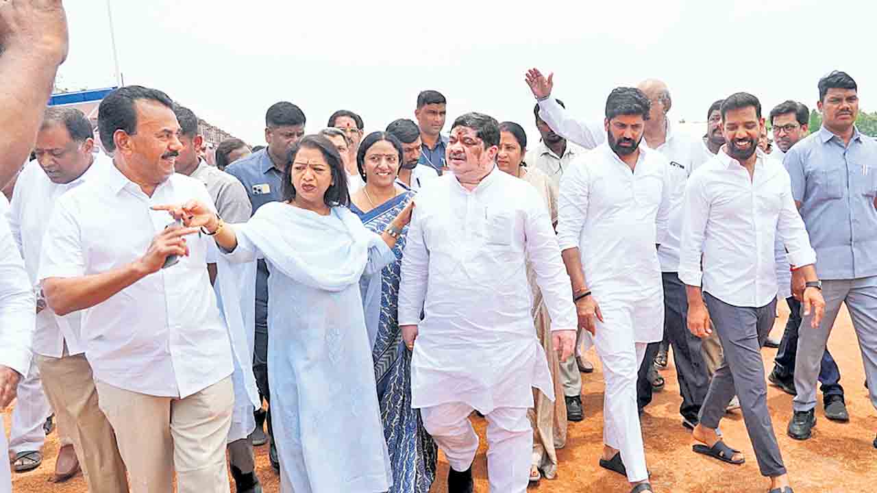 ఆవిర్భావ వేడుకల్లో భాగస్వామ్యం కండి