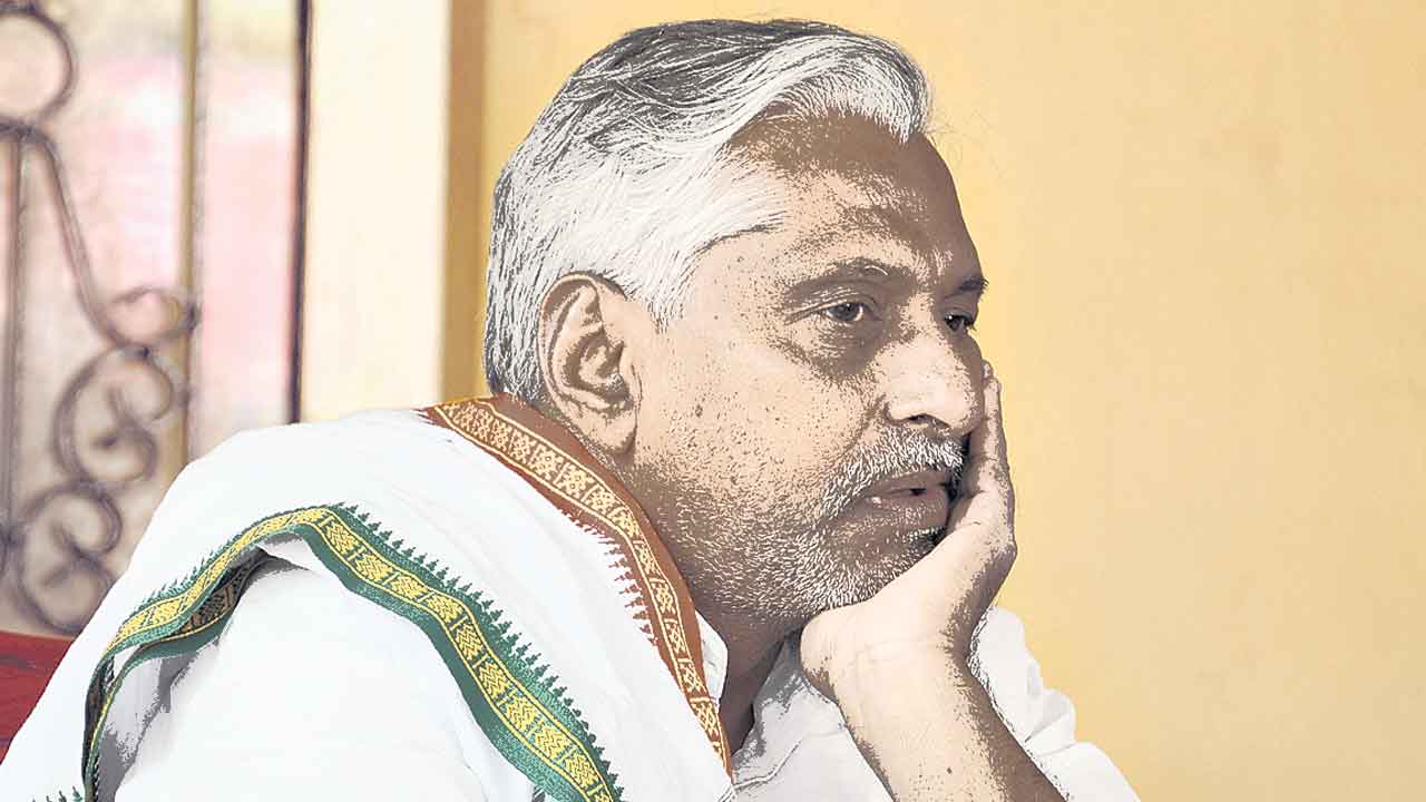 హైదరాబాద్‌ చేరిన కాంగ్రెస్‌ పంచాయితీ