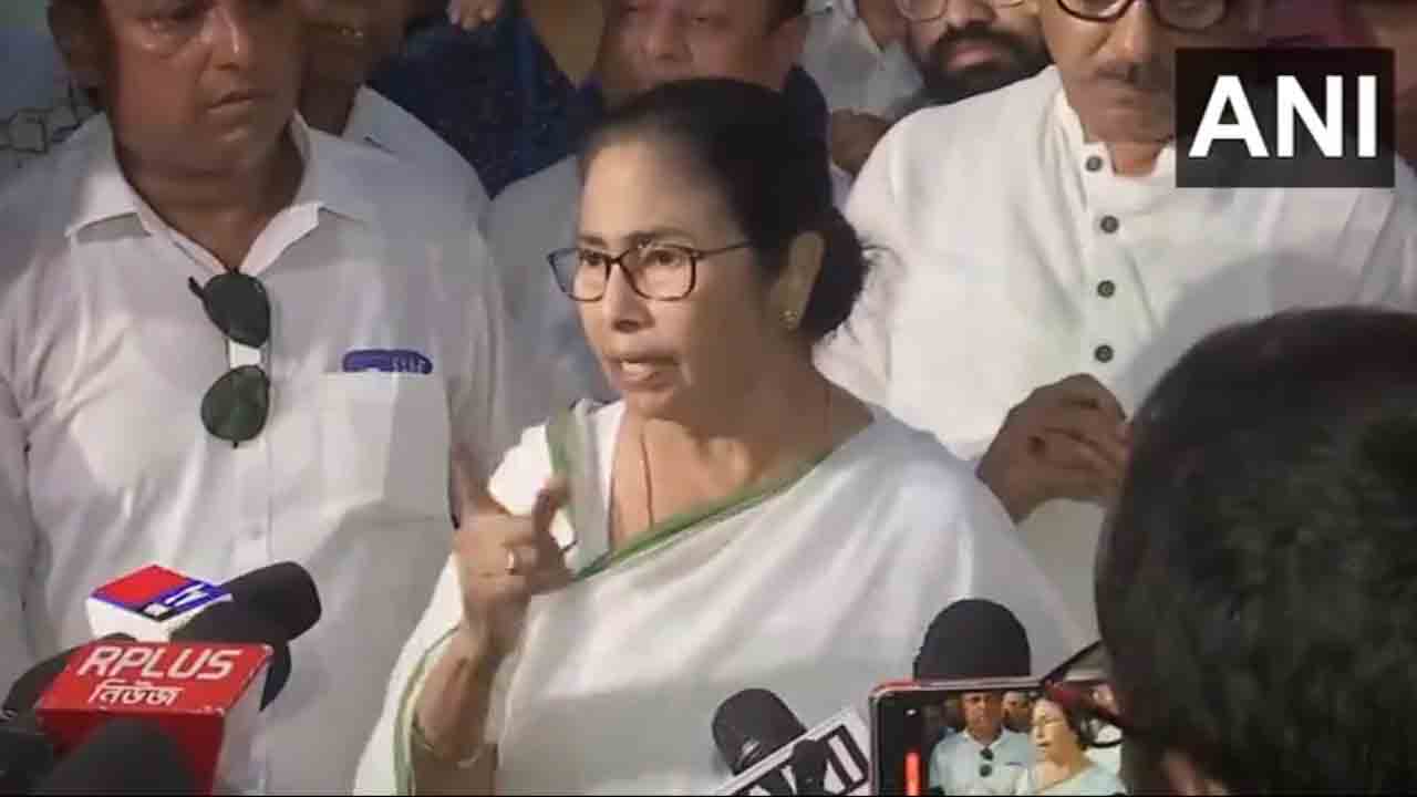 Kanchanjunga Express accident | రైల్వేలను గాలికొదిలేసిన మోదీ సర్కార్ : మమతా బెనర్జీ
