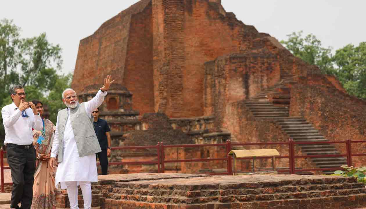 PM Modi: న‌లంద శిథిలాల్లో మోదీ సంద‌ర్శ‌న‌.. వ‌ర్సిటీలో కొత్త క్యాంప‌స్ ప్రారంభం
