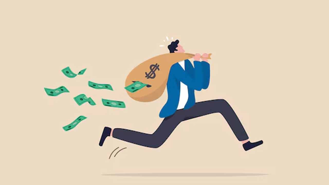 అధిక వడ్డీ ఇస్తానని 25 కోట్లతో పరార్‌