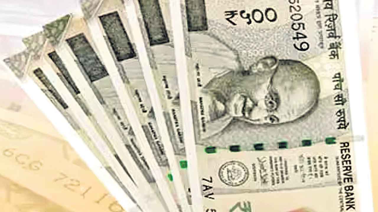 Savings | మారుతున్న పొదుపు ట్రెండ్‌.. చేతిలో డబ్బులు ఉంచుకునేందుకే ప్రజల ఆసక్తి