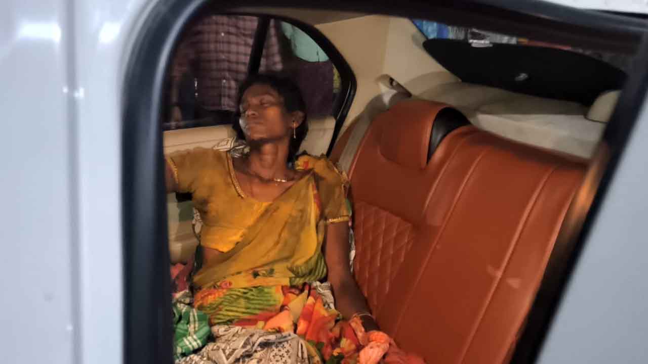 Mulugu | మందు పాతర పేలిన ఘటనలో కాలును పోగొట్టుకున్న మహిళ