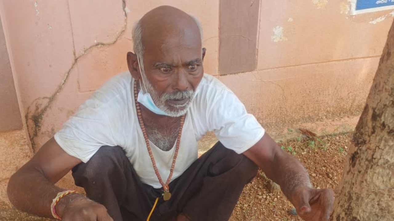 Telangana | ఆస్తి కోసం గెంటేసిన కూతుళ్లు.. మనోవేదన తండ్రి మృతి