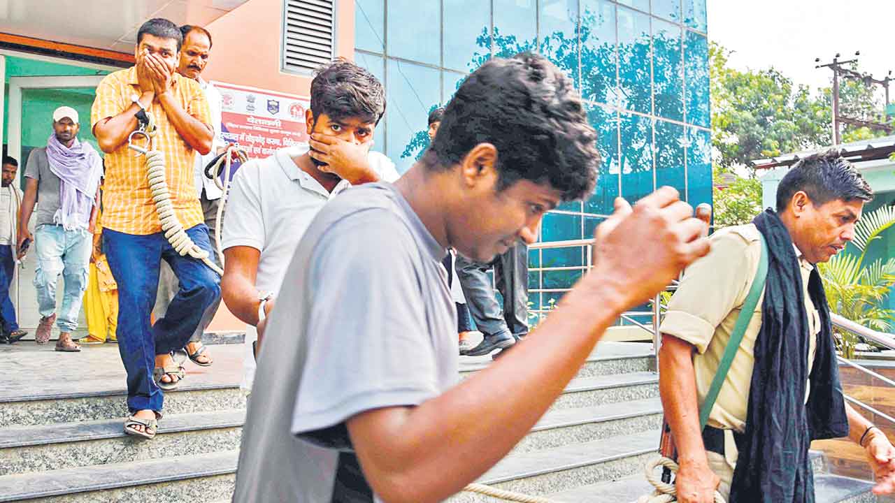 NEET | నీట్పై సీబీఐ దర్యాప్తు.. మహారాష్ట్రకూ పాకిన నీట్ అక్రమాల లింకులు?