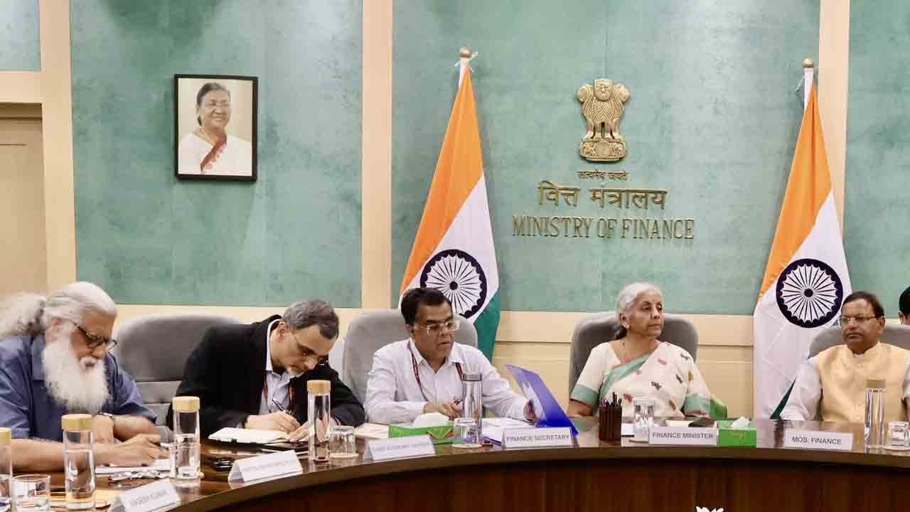 Pre Budget Consultations | బడ్జెట్‌కు ముందు ఆర్ధిక వేత్తలతో నిర్మలా సీతారామన్ సంప్రదింపులు