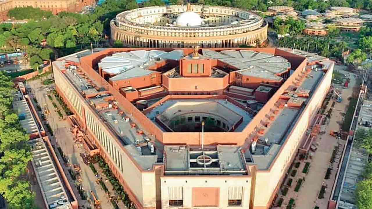 Lok Sabha: కొత్త‌గా ఎన్నికైన 280 మంది ఎంపీలు