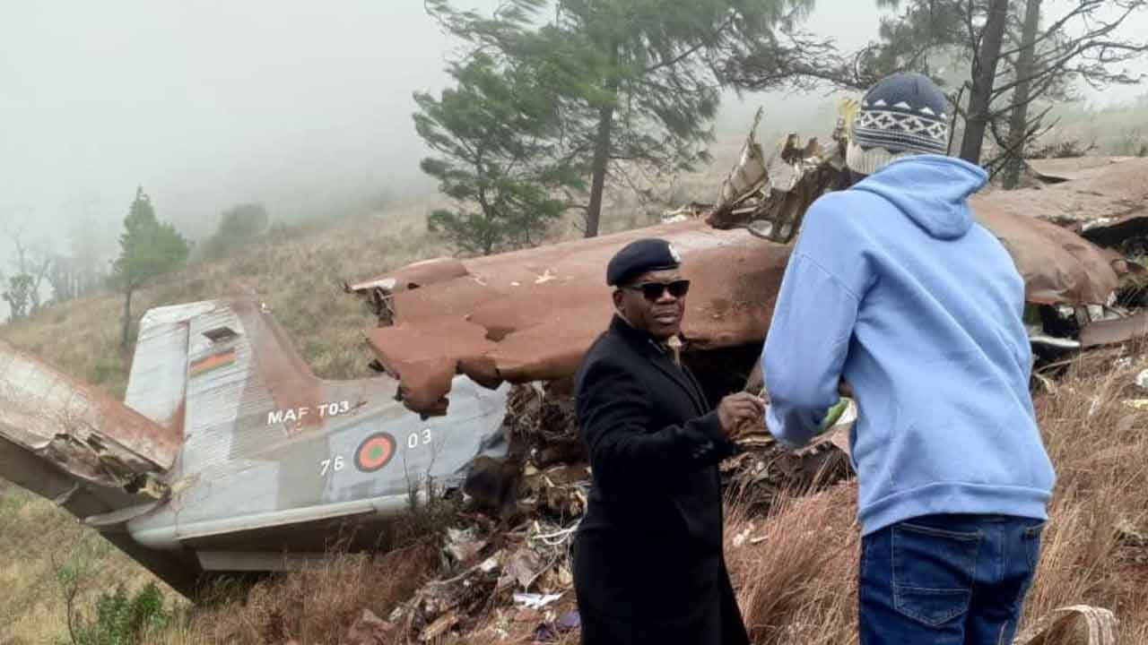 విమాన ప్రమాదంలో మలావీ ఉపాధ్యక్షుడి మృతి
