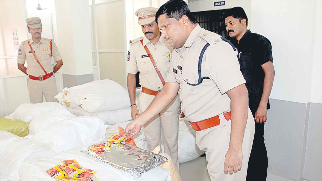 గుట్కా.. గుట్టుగా