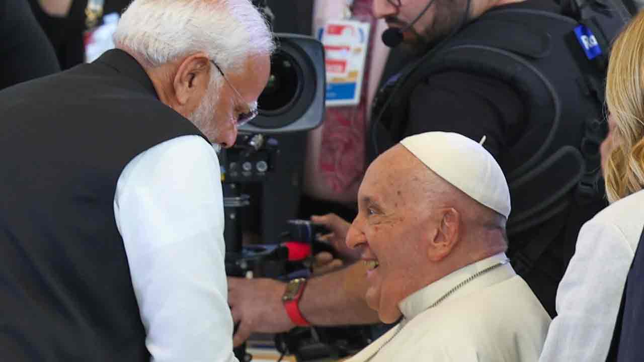 Pope Francis: పోప్ ఫ్రాన్సిస్‌ను ఇండియాకు ఆహ్వానించిన‌ ప్ర‌ధాని