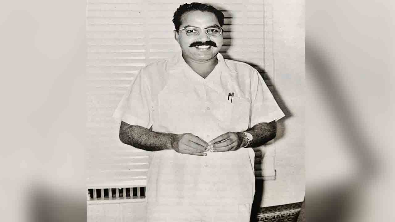 Ramoji Rao | సోషల్ మీడియాలో వైర‌ల్ అవుతున్న రామోజీరావు రేర్ ఫొటో