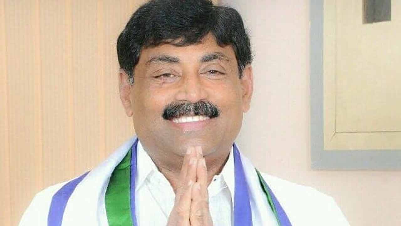 EVM Tampering | ఈవీఎంలను ట్యాంపరింగ్‌ చేసిన బాబు: వైసీపీ నేత రవీంద్రనాథ్‌రెడ్డి