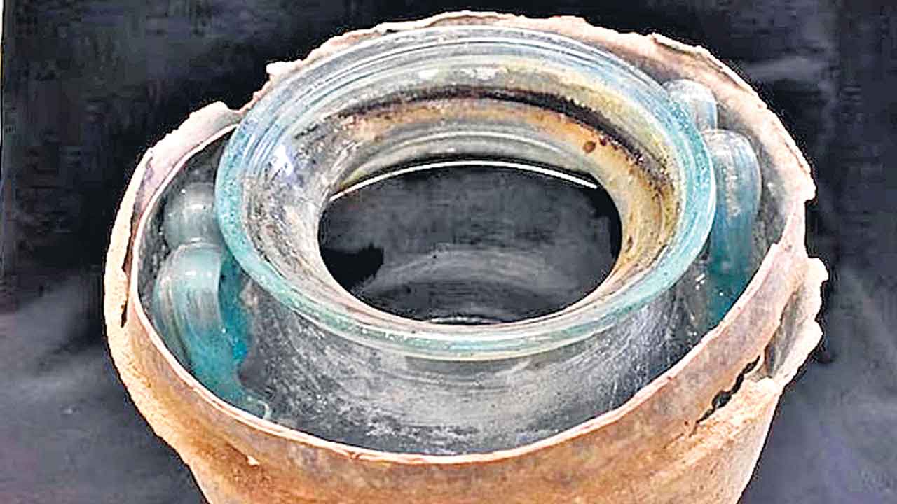 Red Wine | రోమన్‌ సమాధిలో 2 వేల ఏండ్ల నాటి రెడ్‌ వైన్‌.. స్వచ్ఛమైనదేనని నిర్ధారించిన శాస్త్రవేత్తలు