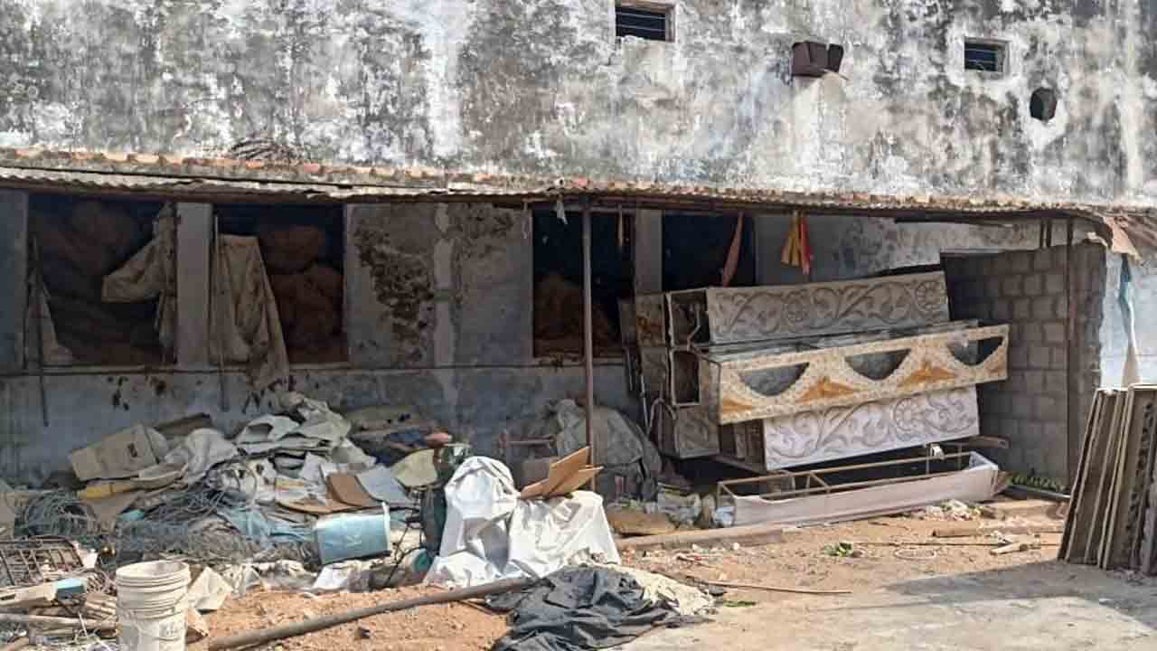 తుట్టెలు కట్టిన ధాన్యం