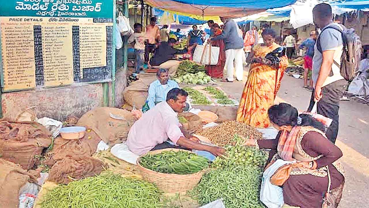 Vegetables price | కొండెక్కిన కూరగాయల ధరలు.. మరో నెల రోజులు ఇదే పరిస్థితి