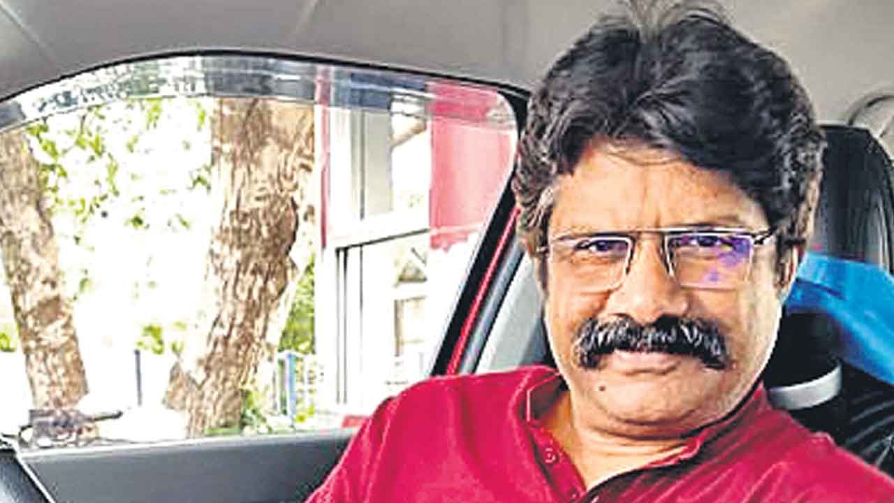 శ్రీనివాస్‌రెడ్డిది అవకాశవాదం