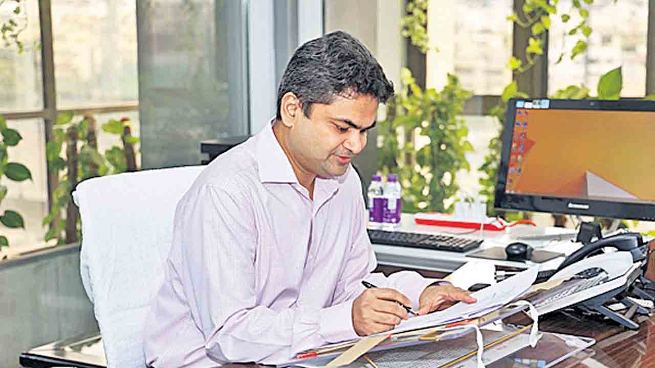 HMDA | మారిన కమిషనర్‌.. హెచ్‌ఎండీఏకు పూర్వ వైభవం వచ్చేనా?