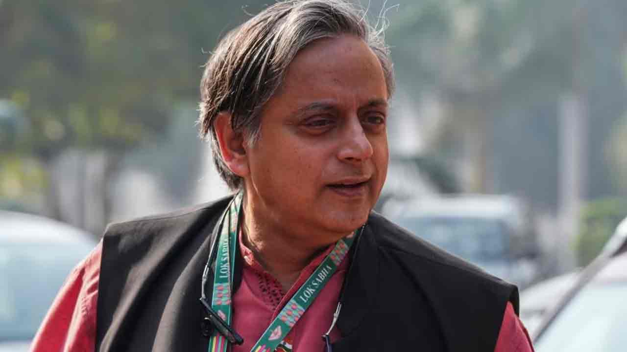 Shashi Tharoor: యూపీపై ఎంపీ శ‌శిథ‌రూర్ పోస్టు.. ఫైర్ అవుతున్న బీజేపీ లీడ‌ర్లు