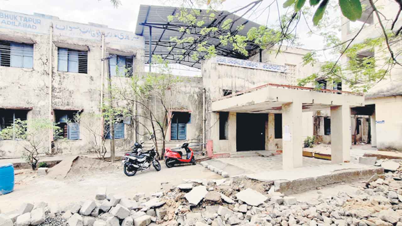 మోగిన సమస్యల గంట