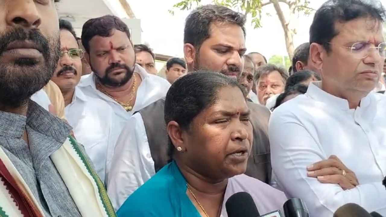 Minister Seethakka | మత్తు పదార్థాల వల్లే నేరాలు పెరుగుతున్నాయి : మంత్రి సీతక్క