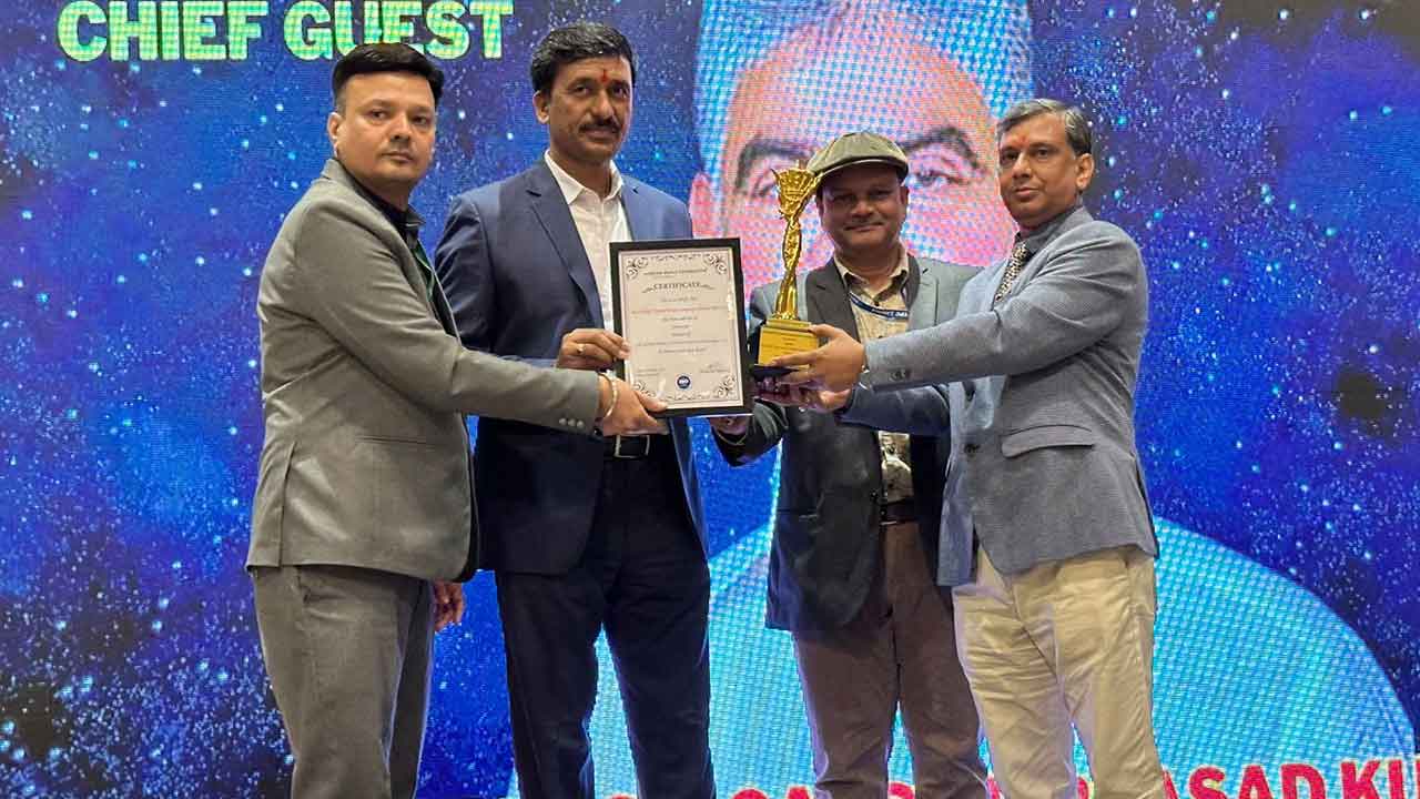 Balaram nayak | సింగరేణి సీఎండీకి ట్రీ మ్యాన్‌ ఆఫ్‌ తెలంగాణ అవార్డు